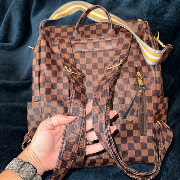 Checkered backpack - Picture 3 of 9